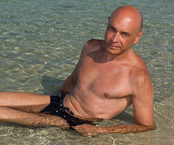 _DSC0055 Markos at Fig Tree Bay.
