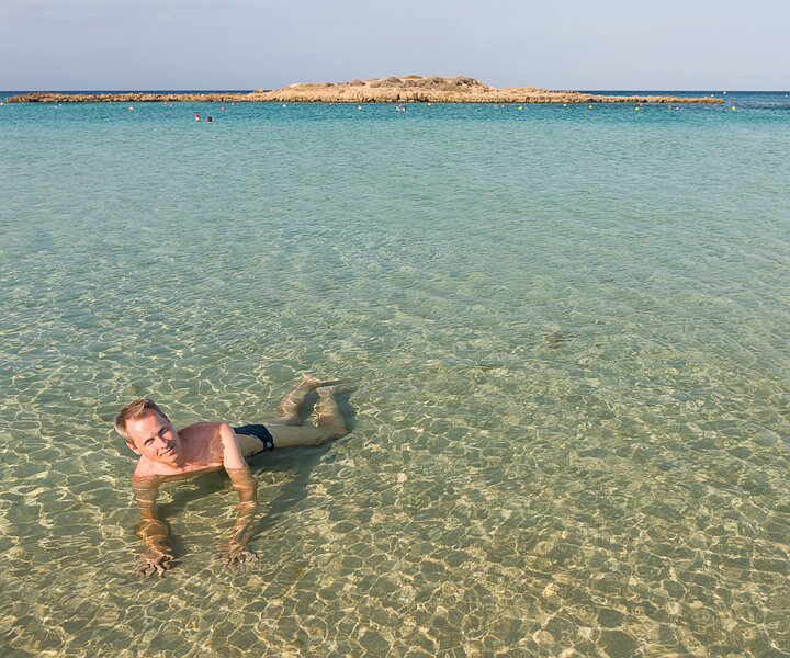 _DSC0056 Arto in the sea at Fig Tree Bay.