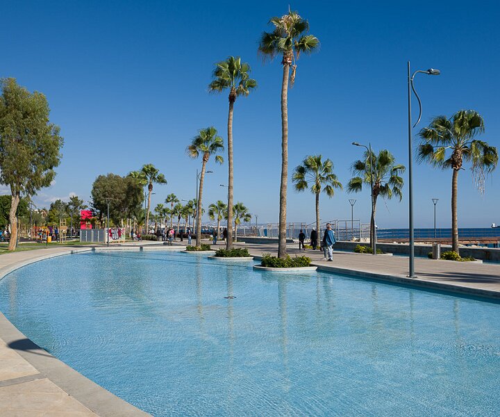 _DSC0031 At the seaside promenade in Limassol.