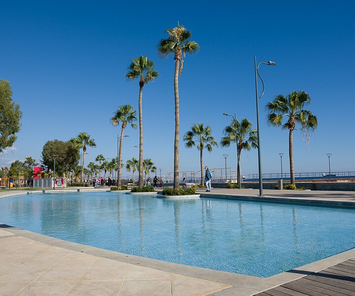 _DSC0033 At the seaside promenade in Limassol.