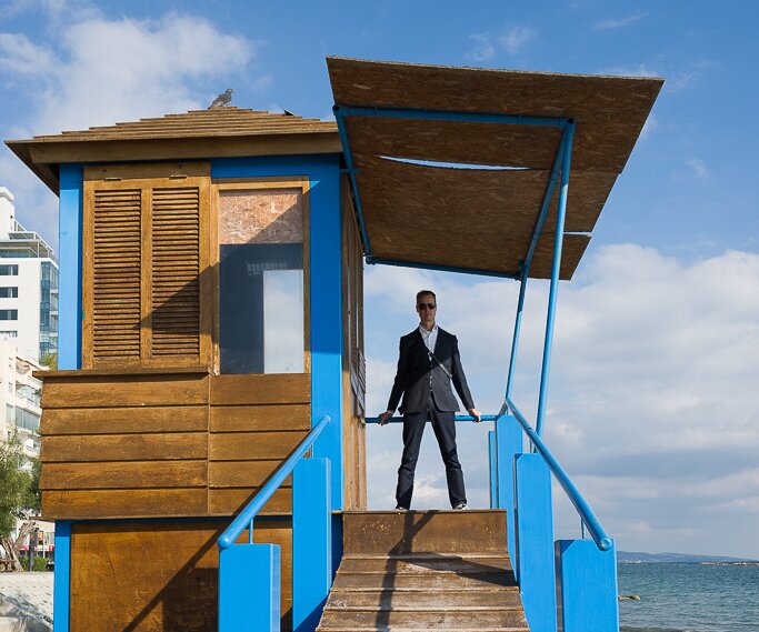 _DSC0036 Arto at a lifeguard's tower at the beach in Limassol.
