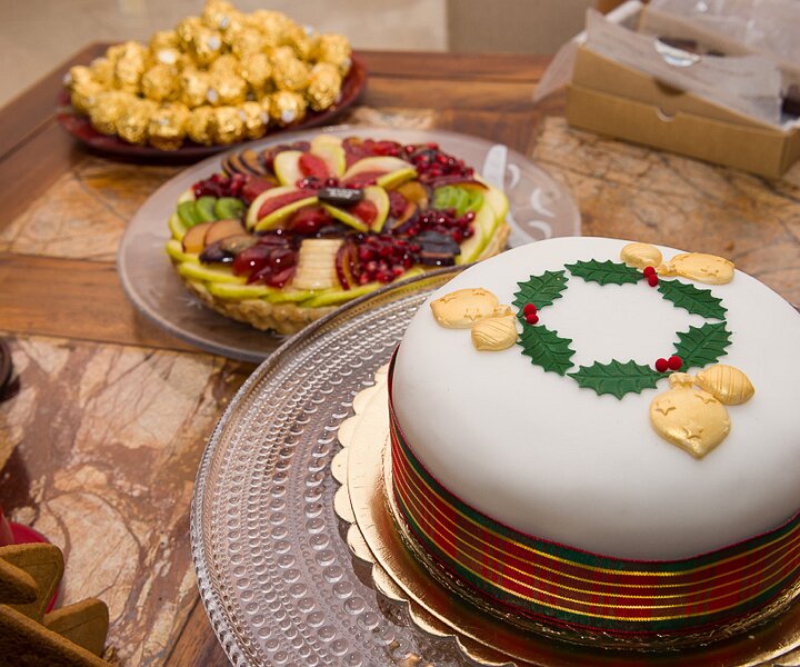 _DSC0038 Christmas cake and other sweets at Nicos' house.