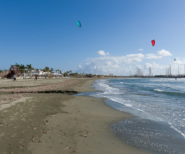 _DSC0054 The beach at St Raphael Marina.