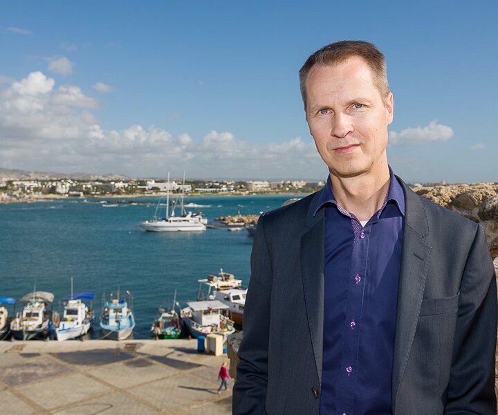 _DSC0024 Arto at the medieval castle in Pafos.