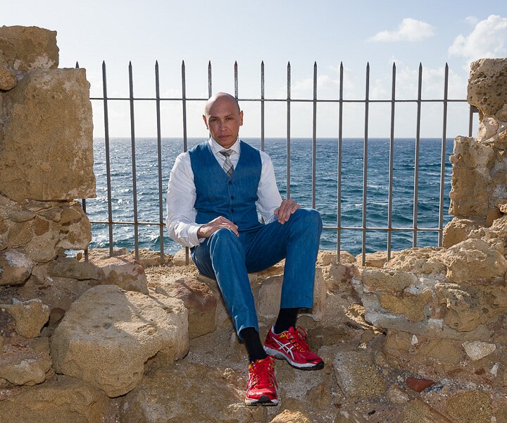 _DSC0032 Markos at the medieval castle in Pafos.