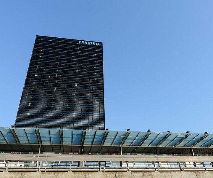 _DSC0126 At Ørestad train station.