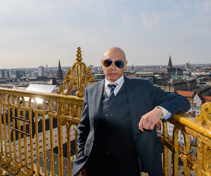 _DSC0025 Markos at the spire of Vor Frelsers Kirke (Church of Our Saviour) in Copenhagen.