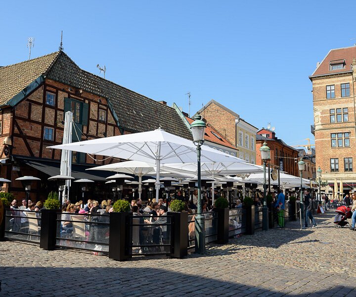 _DSC0008 At Lilla Torg in Malmö.