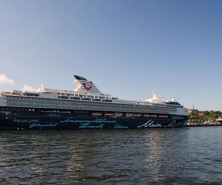 _DSC0046 A cruise ship visiting Stockholm.