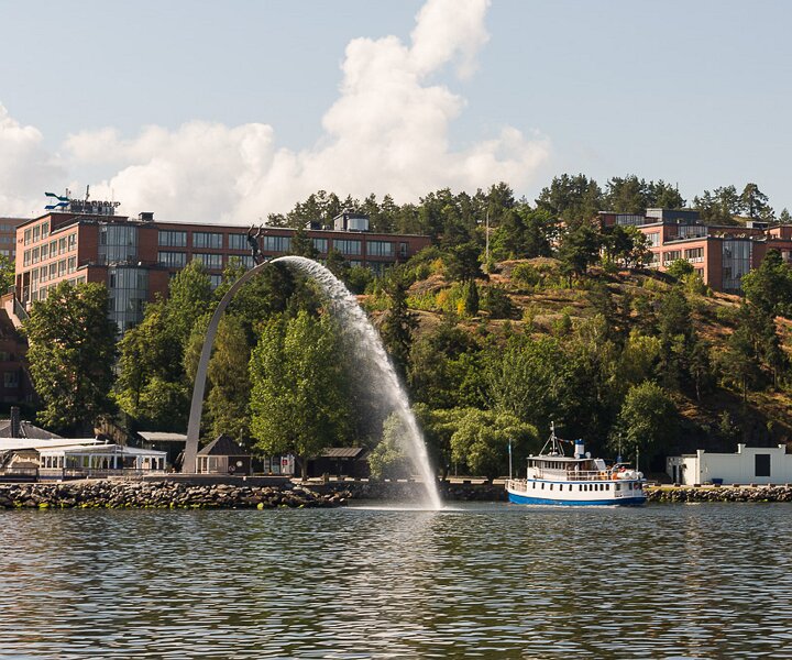 _DSC0073 Passing by Nacka strand.
