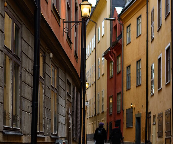 _DSC0018-2 Narrow street in Gamla Stan (the old town).