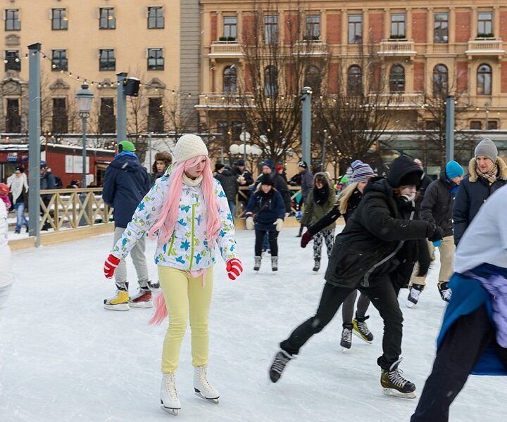 _DSC0046 Ice skating in Kungsträdgården.