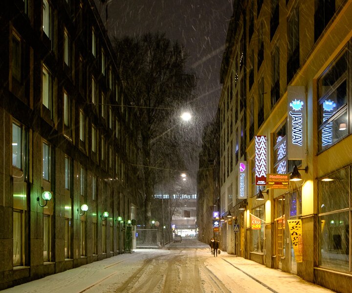 DSCF1588 The street outside the apartment on a snowy day.