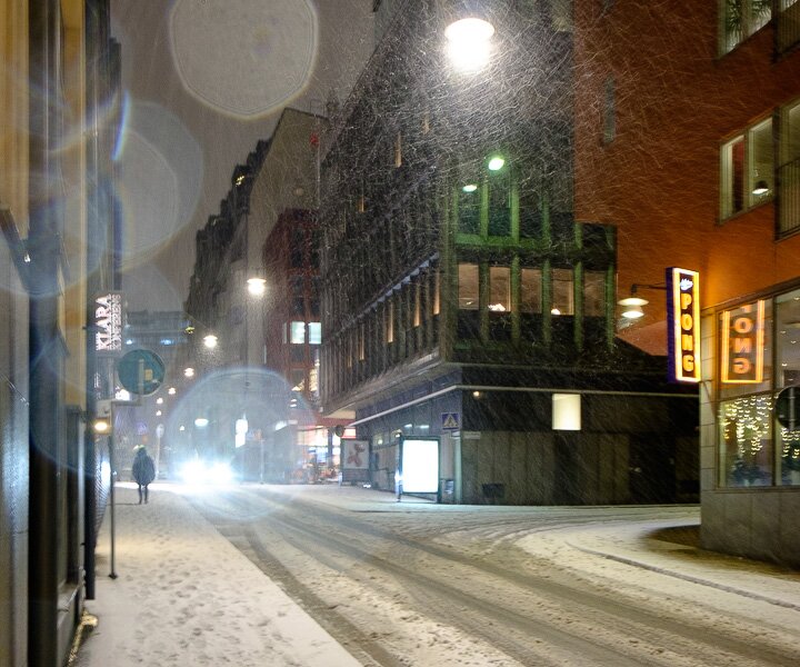 DSCF1590 The street outside the apartment on a snowy day.
