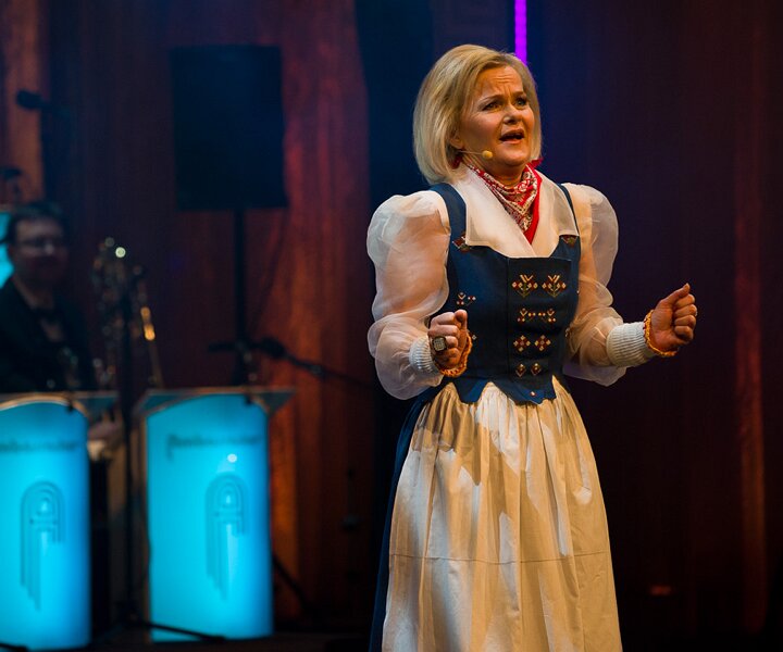 QX-galan 2015 Sissela Kyle.