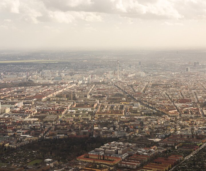 _DSC0015 View of Berlin on approach to Tegel airport.