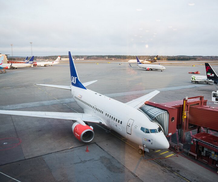 _DSC0001 At Arlanda airport, waiting for boarding.