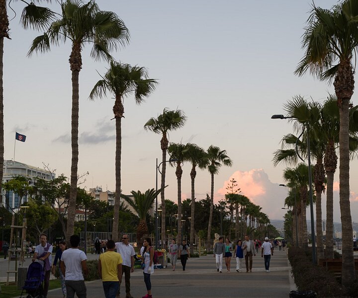 _DSC0139 At the seaside promenade in Limassol at dusk.
