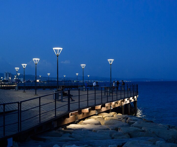 _DSC0187 By the seaside promenade in Limassol in the evening.