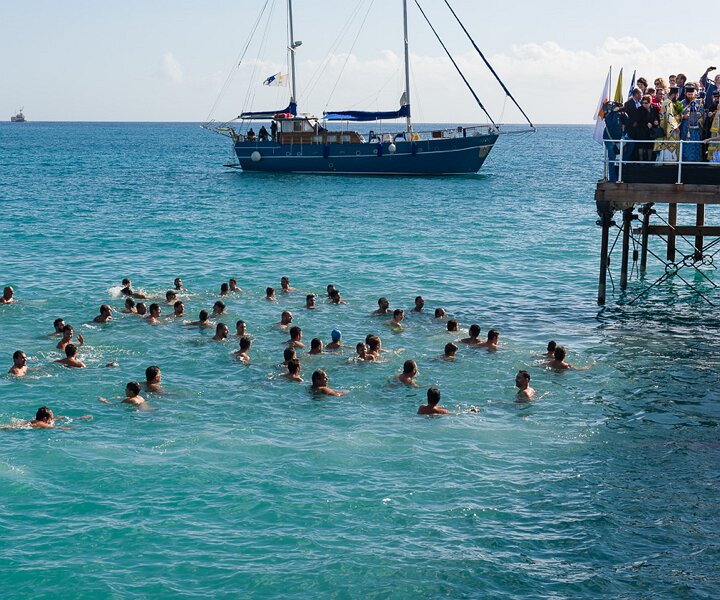 _DSC2303 Diving for the cross on Epiphany day in Limassol.