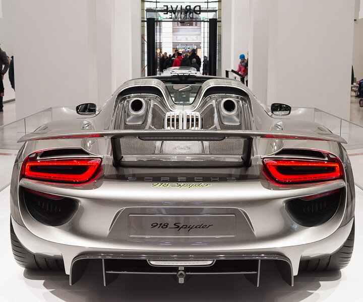 _DSC3186 Car in showroom in Berlin.