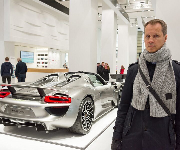 _DSC3188 Arto in a car showroom in Berlin.