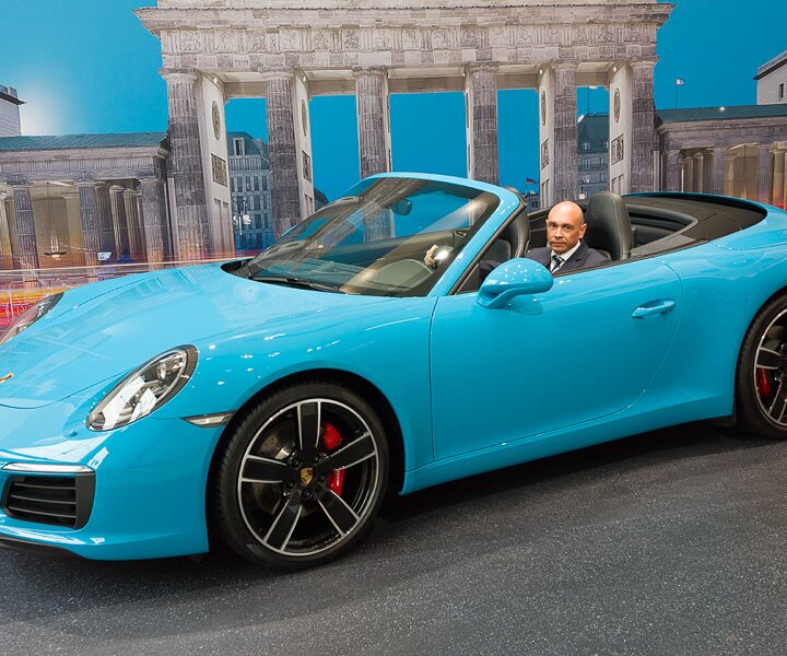 _DSC3203 Markos in a Porsche in Berlin.