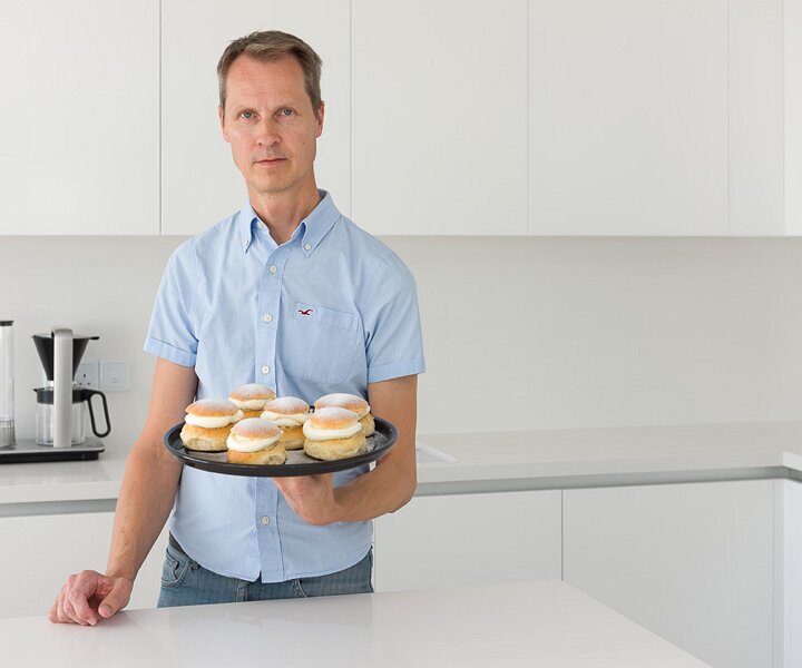 _DSC3095 Arto with self-made semlas.