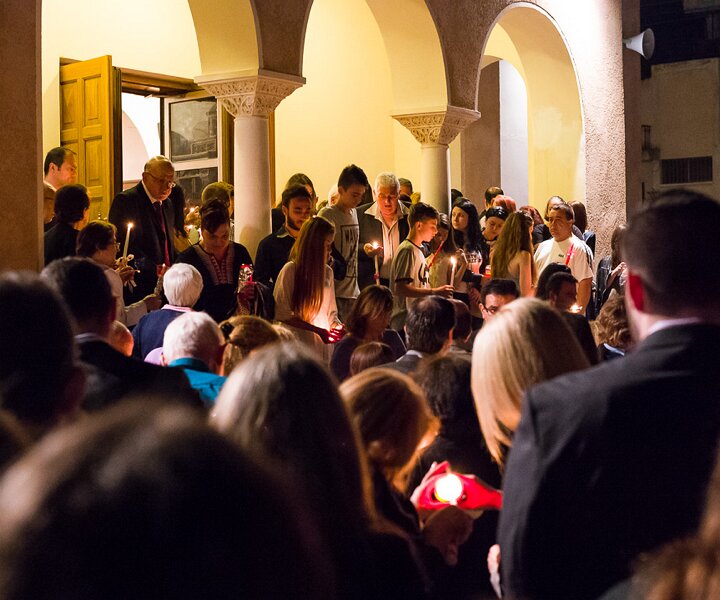 _DSC1069 At the church in Limassol on Holy Saturday, as the Holy Light arrives..