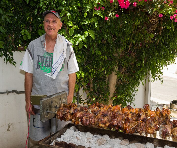 _DSC3751 Nicos preparing the traditional souvla on Easter Sunday.