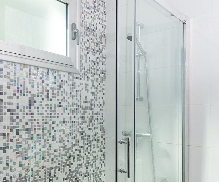 _DSC5057 Shower.