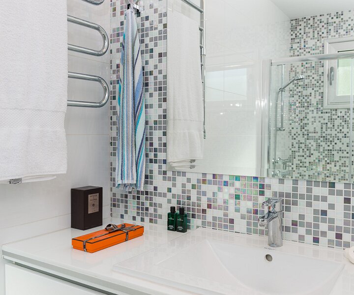 _DSC5065 Bathroom.