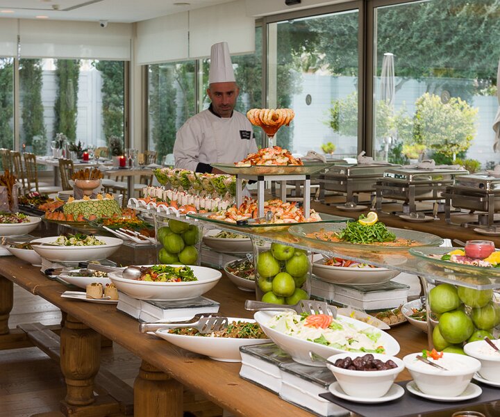 _DSC7350 New Year's Day lunch buffet at Alasia boutique hotel.