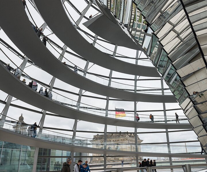 _DSC8009 In the glass dome of the Reichstag building in Berlin.