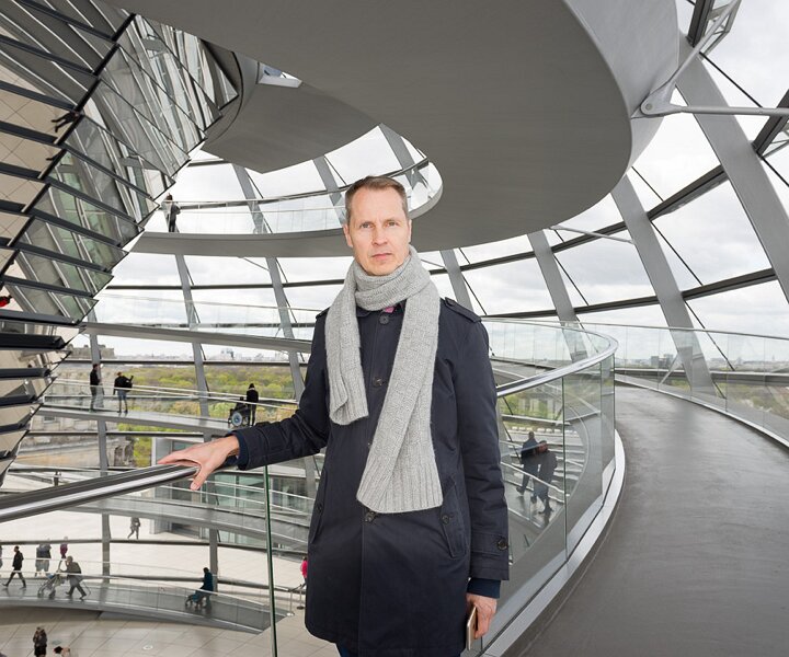 _DSC8025 Arto in the glass dome of the Reichstag building in Berlin.