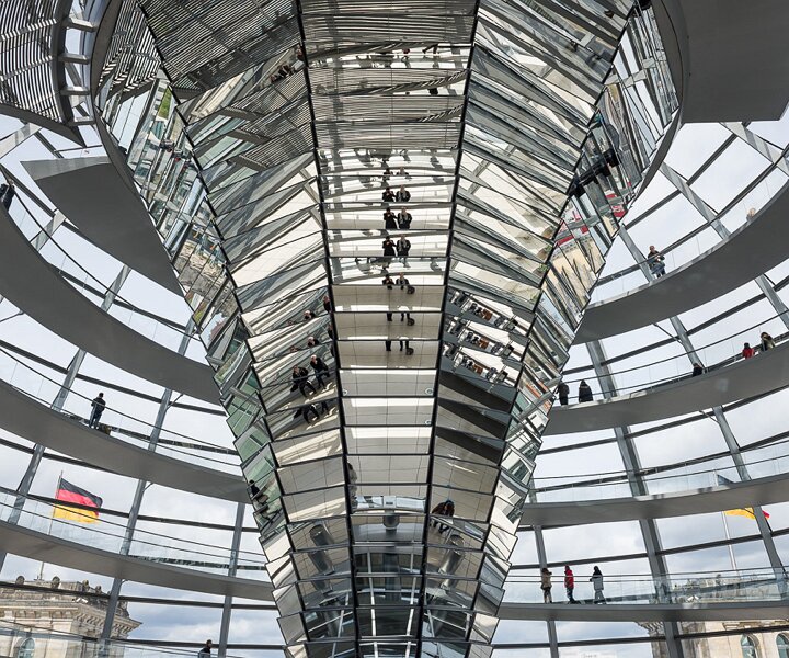 _DSC8044 In the glass dome of the Reichstag building in Berlin.