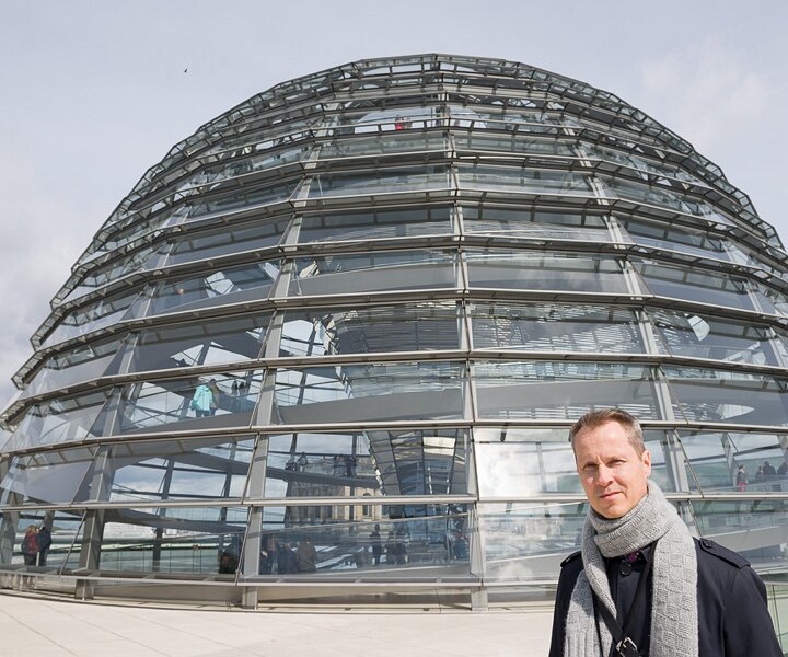 _DSC8048 Arto by the glass dome of the Reichstag building in Berlin.