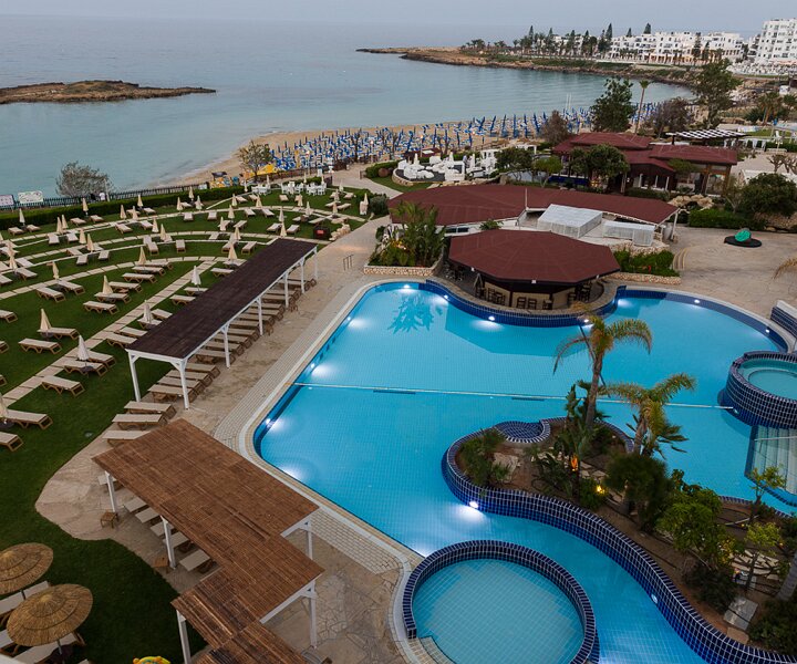 _DSC8242 View of the pool area and Fig Tree Bay from Capo Bay hotel.