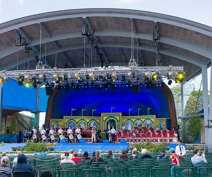 _DSC9105 Rehearsals on stage at Skansen on Sweden's national day.