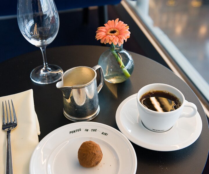 _DSC9178 Delicious chocolate truffle with coffee at Pontus in the Air lounge at Arlanda airport.