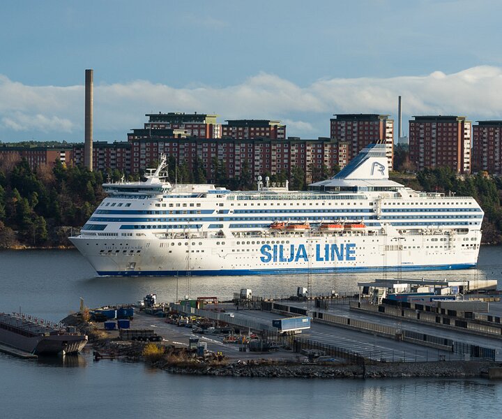 _DSC0112 View of cruise ships arriving to Stockholm.