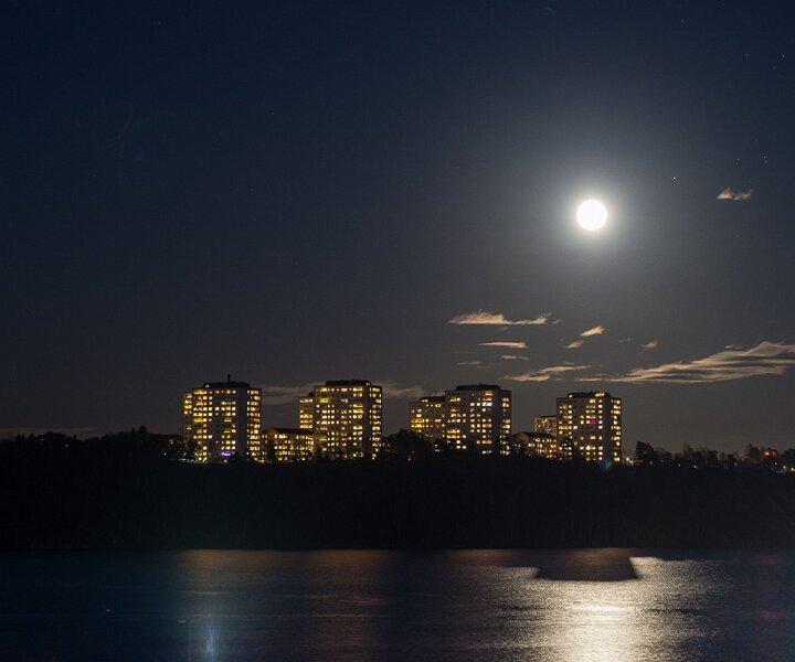 _DSC0362 Full moon over Lidingö.