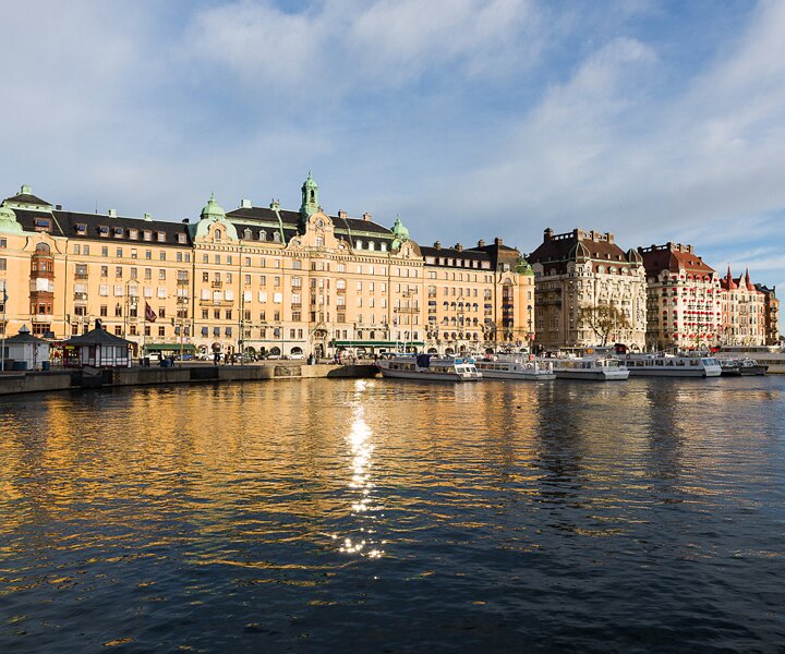 _DSC1194 View of Strandvägen at Nybrokajen on a cold and sunny day in January.