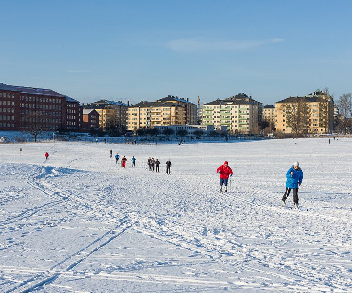 _DSC1236 Skiers at Gärdet on a cold and sunny day in January.