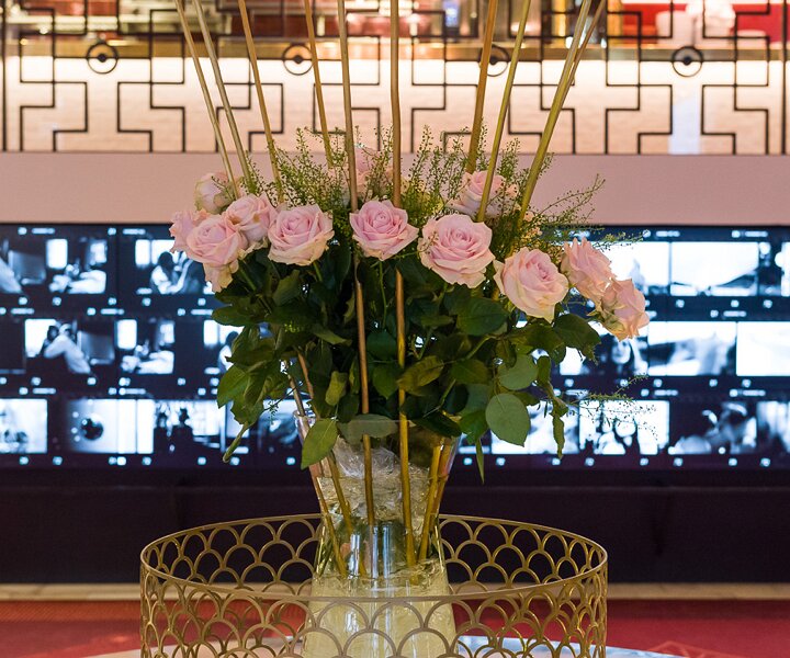 _DSC2925 Flower arrangement at the lobby of the Haymarket hotel.