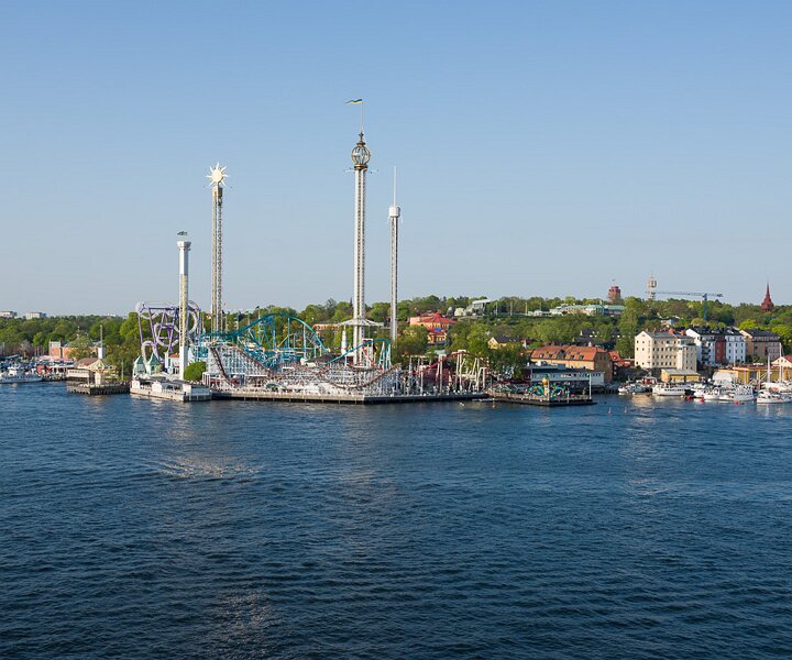 _DSC3177 View of Gröna Lund amusement park from the boat.