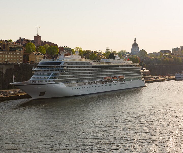 _DSC3181 A cruise ship in Stockholm.