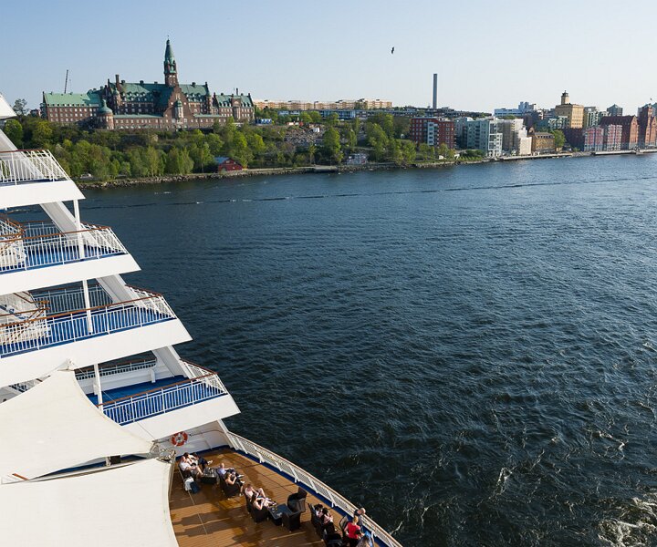 _DSC3201 On a boat trip, leaving Stockholm.