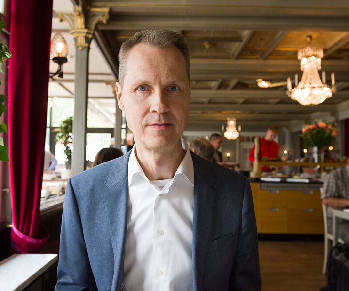 _DSC3407 Arto at Hasselbacken for brunch.