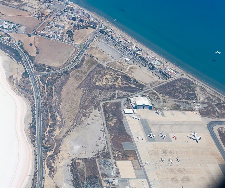 _DSC0034 Above Larnaca airport (LCA).